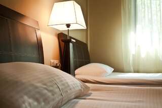 Курортные отели Dilijan Park Resort & Villas Дилижан Стандартный двухместный номер с 2 отдельными кроватями-1