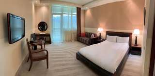 Курортные отели Dilijan Park Resort & Villas Дилижан Двухместный номер Делюкс с 1 кроватью и балконом-1